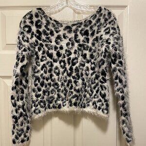 JOLT Fuzzy Eyelash Cheetah Print Long Sleeve Crewneck Cropped Sweater Sz S